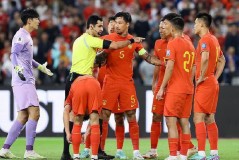 庆典： 郁金香再度绽放！荷兰队晋级2026世界杯，更衣室开启香槟庆祝